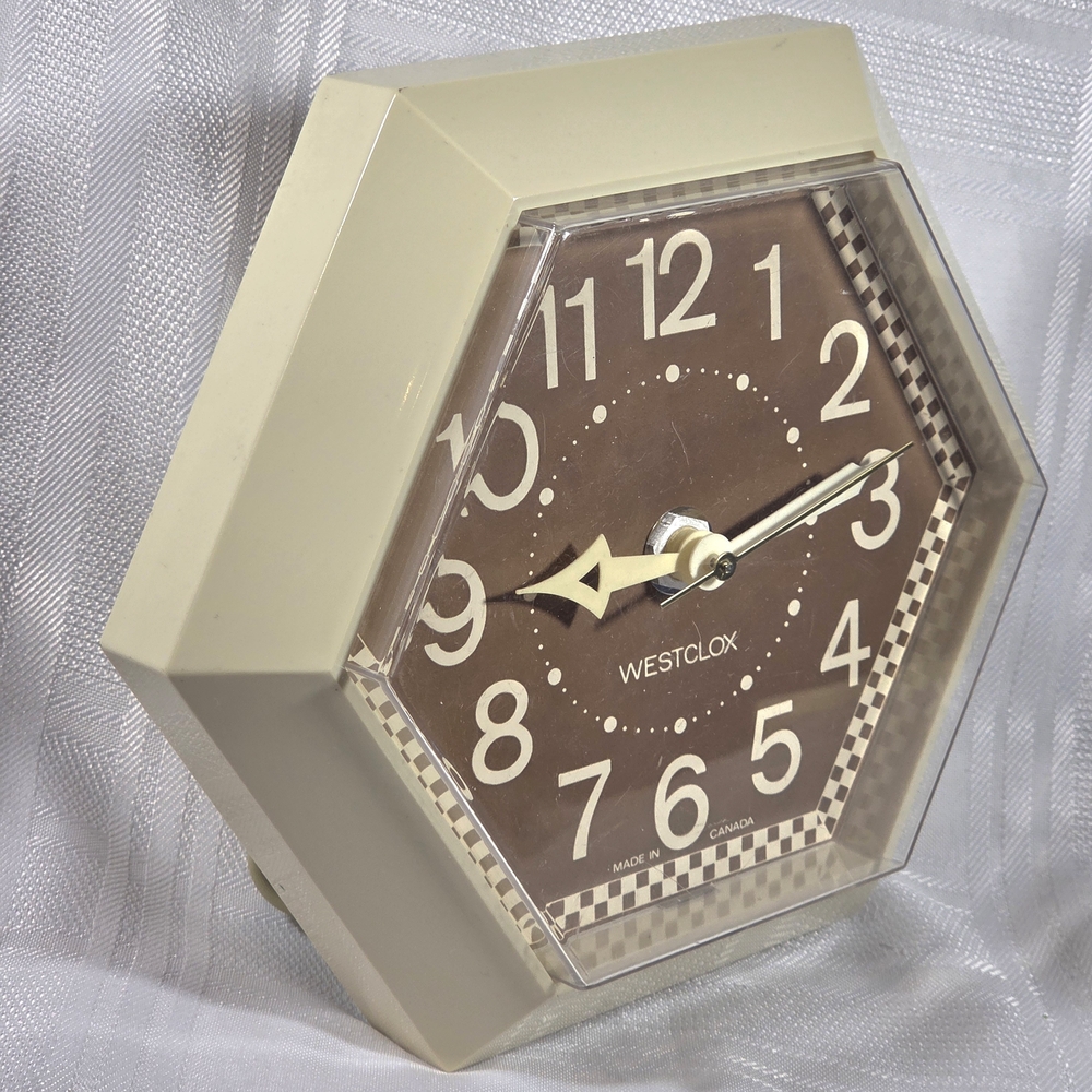 0VTG Westclox Hexagon Electric Wall Clock Canada Cream/Brown 1970s - Picture 4 of 6